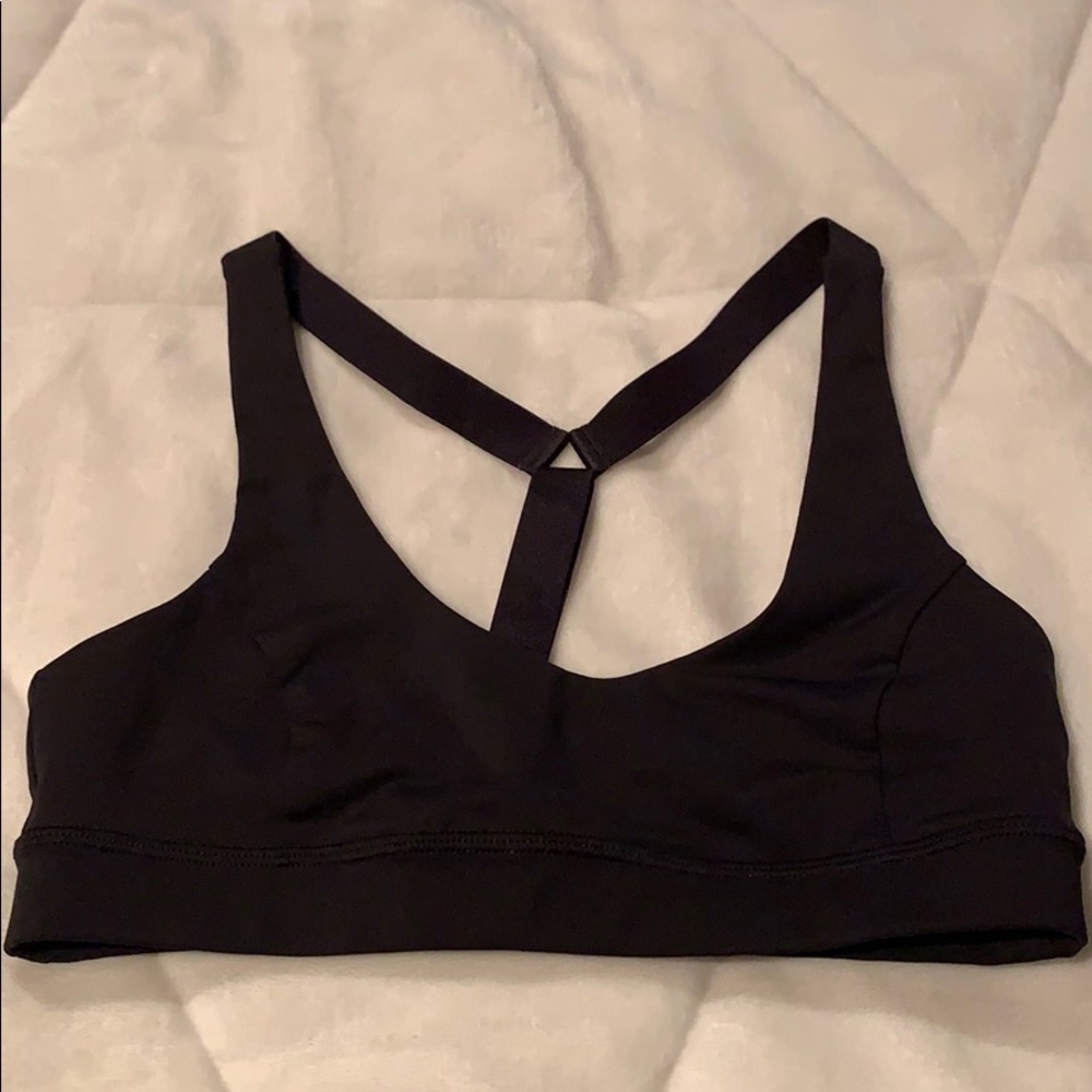 Black lululemon sports bra